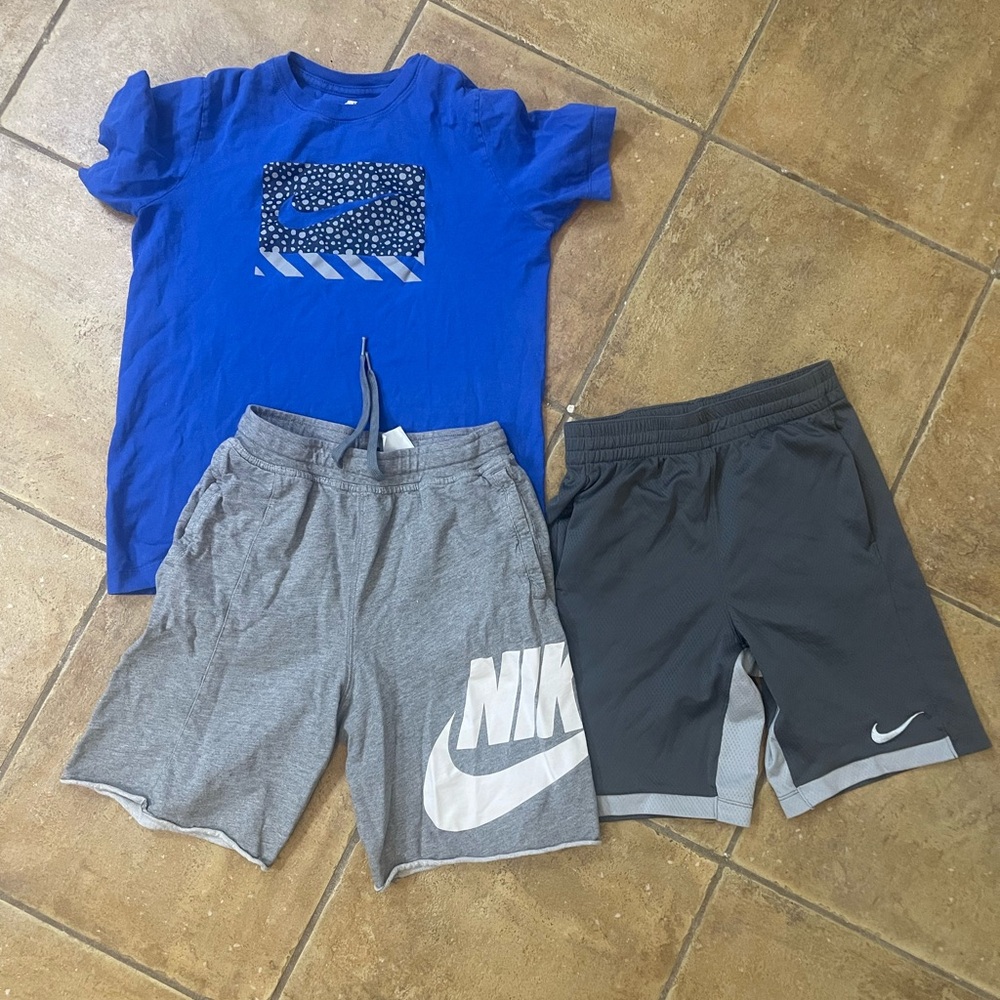 Nike Blue T-Shirt and Shorts Set-Large boys